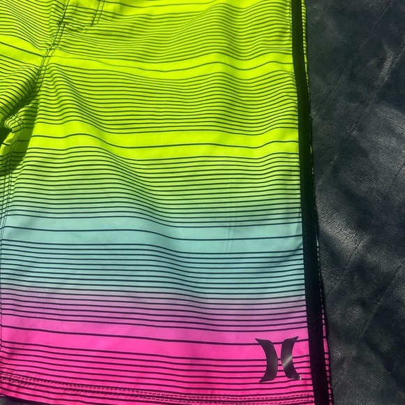 HURLEY SWIM TRUNKS/BOARD SHORTS BOYS SIZE 18 New - Picture 6 of 8